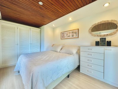 Mansa,primera línea, departamento de 3 dormitorios  - LAT3582A