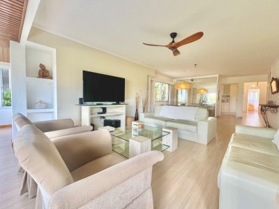 Mansa,primera línea, departamento de 3 dormitorios  - LAT3582A