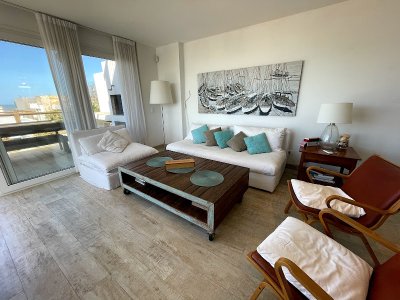 Alquiler cuatro dormitorios en suite en Manantiales - NDM7097A