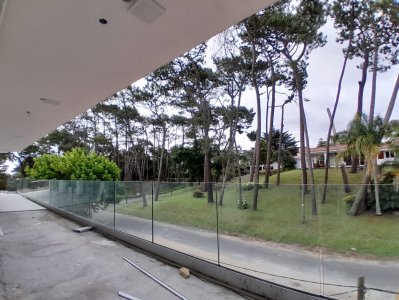 Apartamento a estrenar en venta, Playa Mansa - Punta del Este.