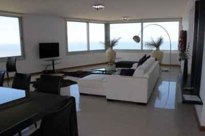 Apartamento en Brava, 3 dormitorios *