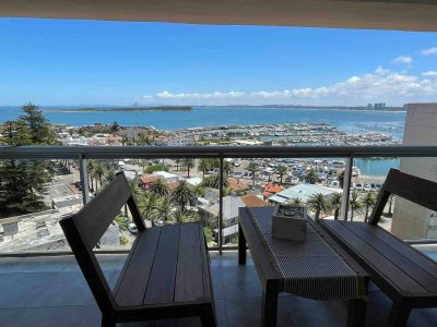 Apartamento de tres dormitorios en alquiler, Península, Punta del Este