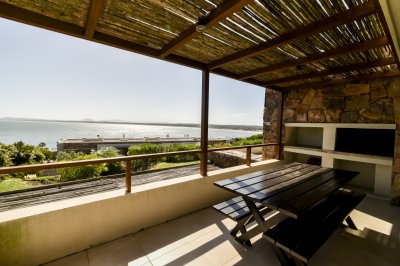 Venta y alquiler temporario de Apartamento esquinero en Complejo Quartier Punta Ballena