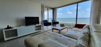 Vende apartamento de 3 dormitorios en Lumiere, Playa Mansa, Punta del Este