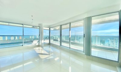 PentHouse de dos dormitorios en venta, Punta del Este.