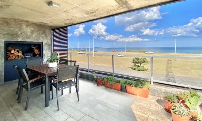 Apartamento de tres suites en Venta, Playa Mansa