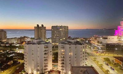 Apartamento de tres dormitorios en venta, ARTOWER Punta del Este