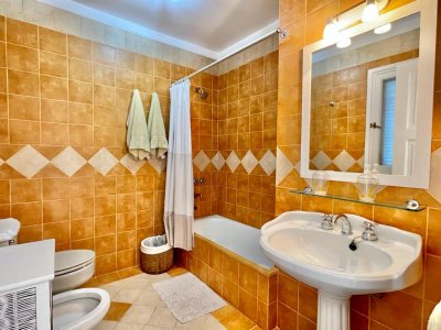 hermosa casa en venta en playa brava a cuadra y media del mar  - ndm4698c