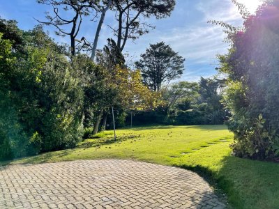 hermosa casa en venta en playa brava a cuadra y media del mar  - ndm4698c