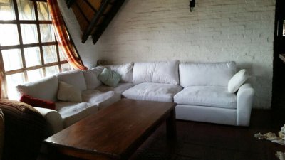 casa en venta en playa mansa pinares 6 dormitorios, piscina y barbacoa en pinares - ndm20130c