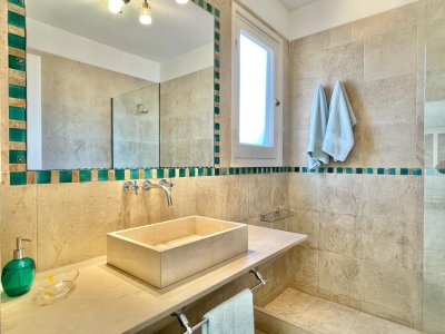 hermosa casa en venta en playa brava a cuadra y media del mar  - ndm4698c