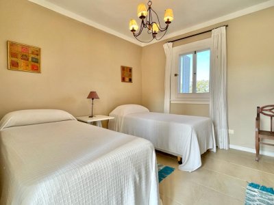 hermosa casa en venta en playa brava a cuadra y media del mar  - ndm4698c