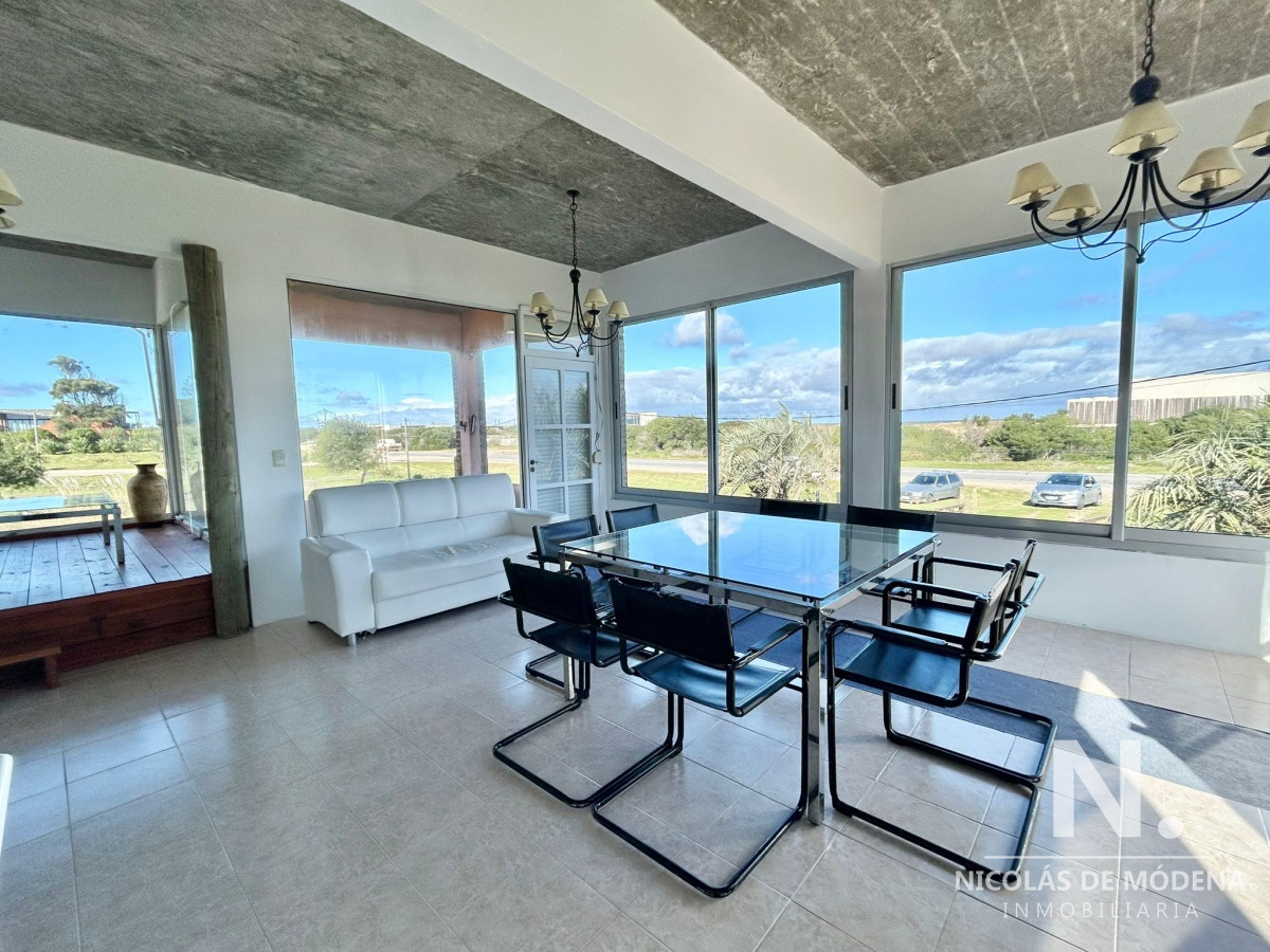 excelente casa en la juanita - primera línea del mar en venta - ndm7061c