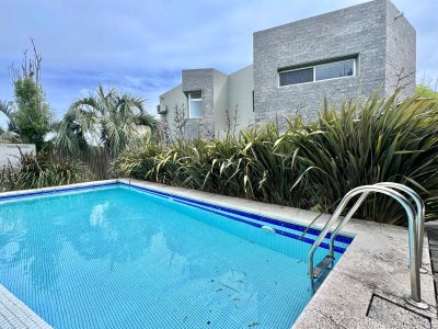 Excelente casa en Manantiales