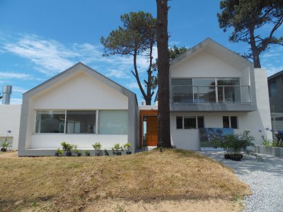Casa de Cinco Dormitorios en Jose Ignacio - Barrio Privado Pinar del faro
