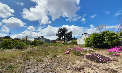 Lote en venta en Pinares, Punta del Este