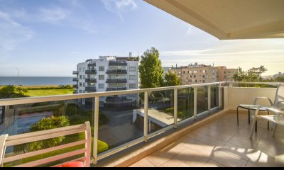 Excelente Apartamento de Tres Dormitorios frente al Mar - Punta del Este