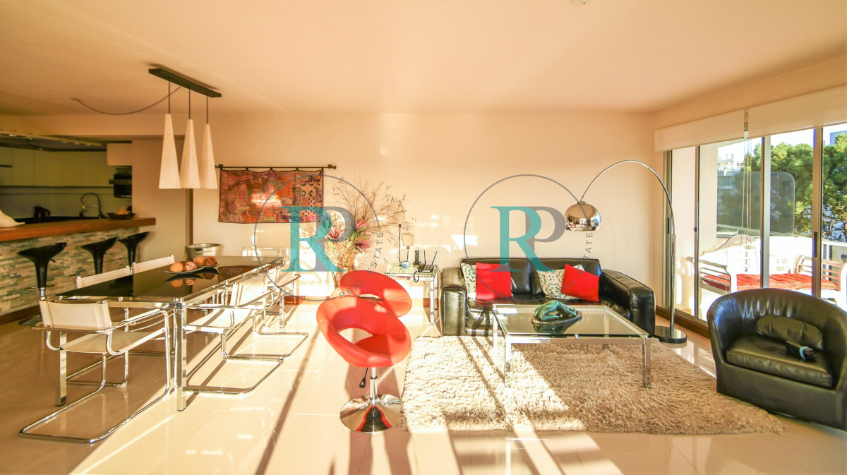Apartamento ID.1918 - Excelente Apartamento de Tres Dormitorios frente al Mar - Punta Este