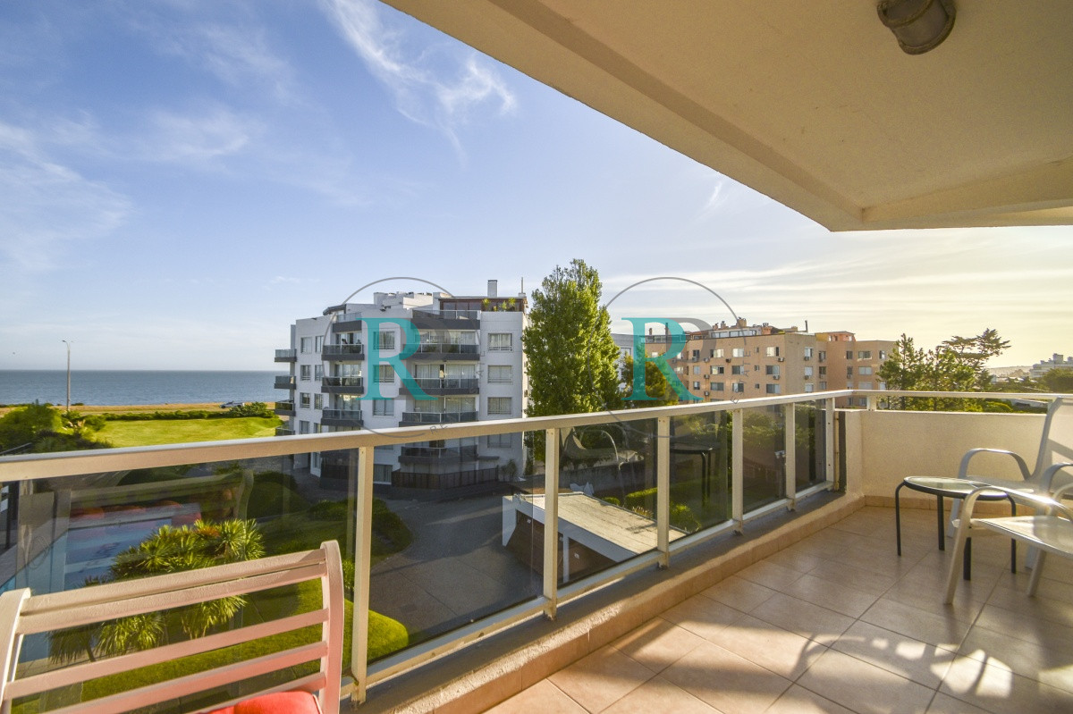 Apartamento ID.1918 - Excelente Apartamento de Tres Dormitorios frente al Mar - Punta Este