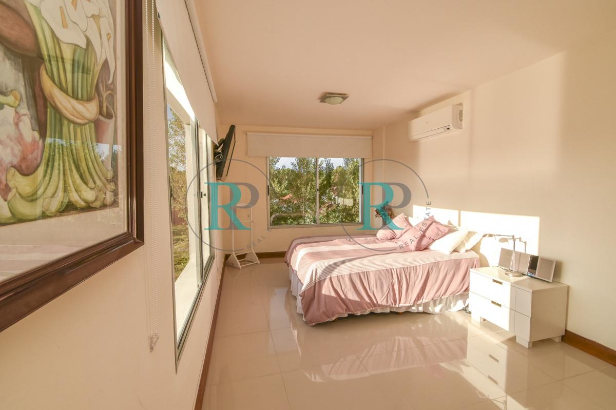 Apartamento ID.1918 - Excelente Apartamento de Tres Dormitorios frente al Mar - Punta Este