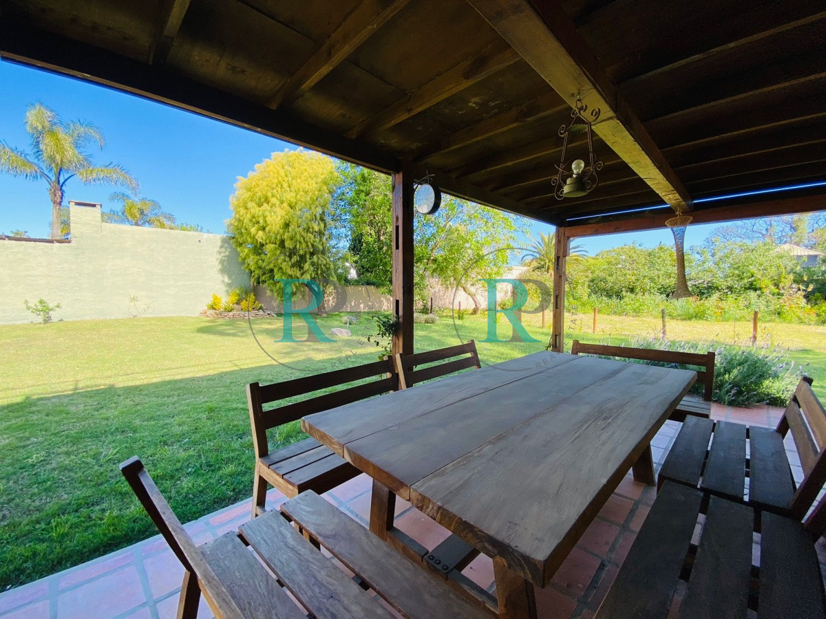 Casa ID.598 - Casa de dos dormitorios en alquiler en La Barra