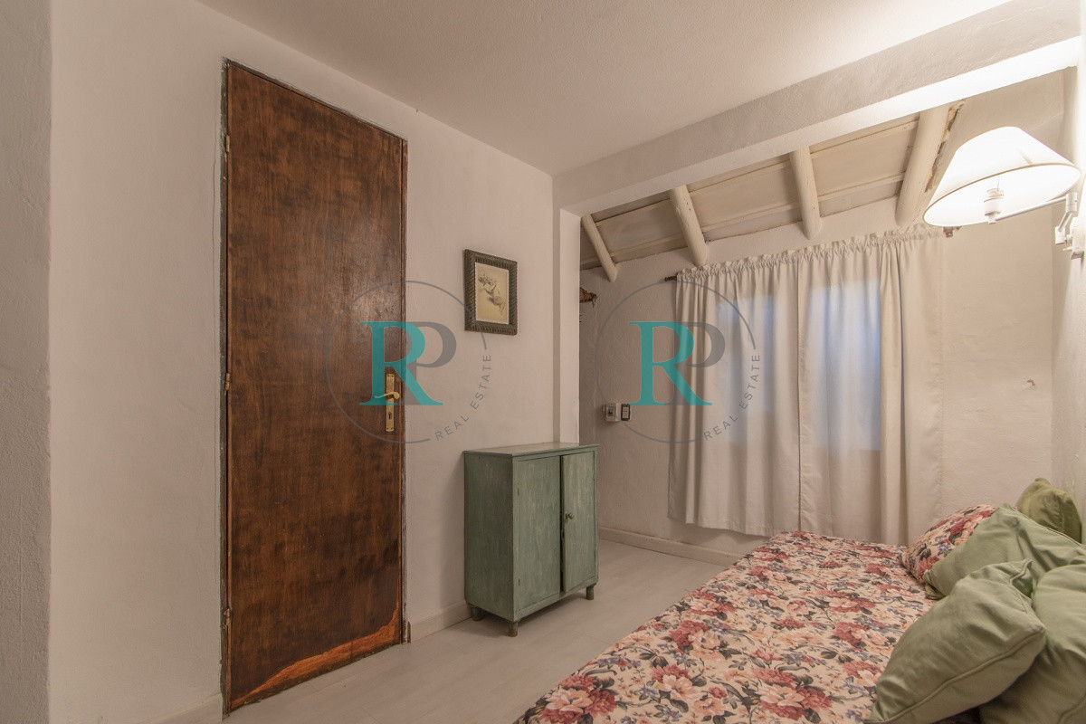 Casa ID.852 - Casa en Venta 5 Dormitorios y Doble Dependencia de Servicio en Rincon del Indio