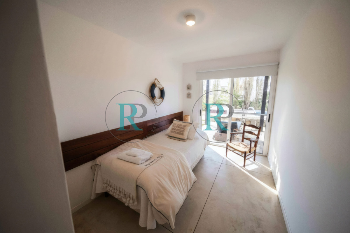 Casa ID.1391 - Casa de Seis Dormitorios en Venta en El Chorro Manantiales, La Barra