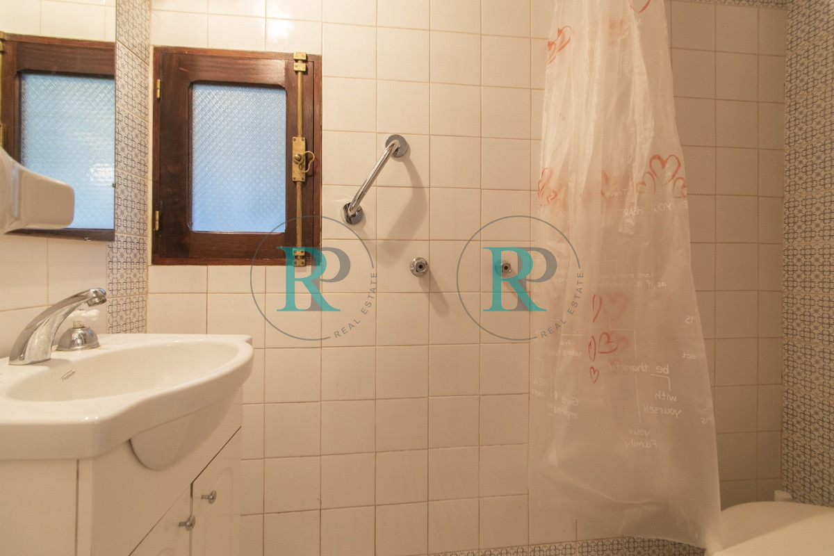 Casa ID.852 - Casa en Venta 5 Dormitorios y Doble Dependencia de Servicio en Rincon del Indio