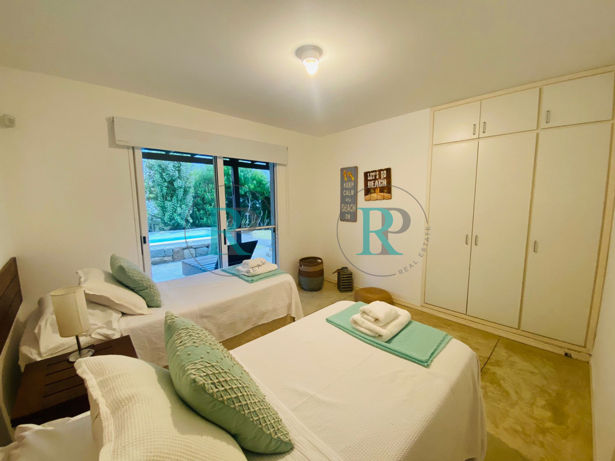Casa ID.1391 - Casa de Seis Dormitorios en Venta en El Chorro Manantiales, La Barra