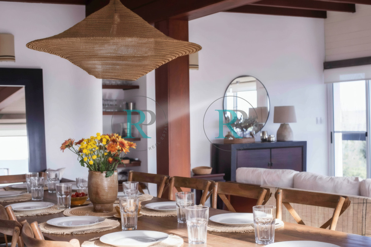 Casa ID.1391 - Casa de Seis Dormitorios en Venta en El Chorro Manantiales, La Barra