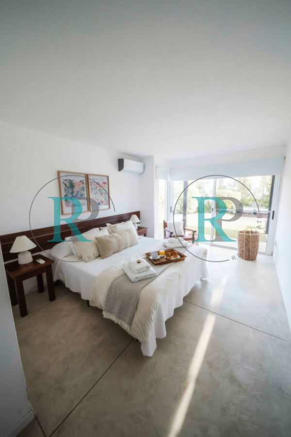 Casa ID.1391 - Casa de Seis Dormitorios en Venta en El Chorro Manantiales, La Barra