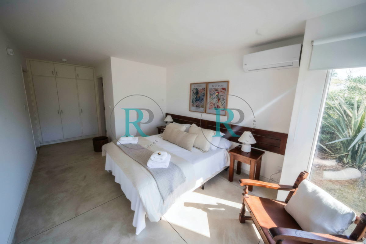 Casa ID.1391 - Casa de Seis Dormitorios en Venta en El Chorro Manantiales, La Barra