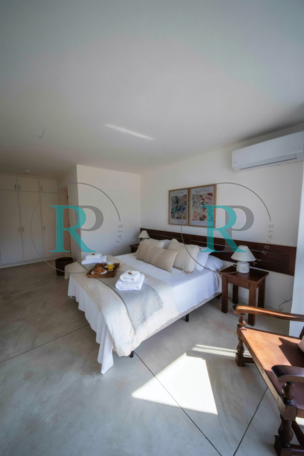 Casa ID.1391 - Casa de Seis Dormitorios en Venta en El Chorro Manantiales, La Barra