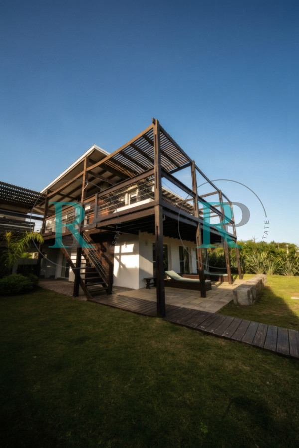 Casa ID.1391 - Casa de Seis Dormitorios en Venta en El Chorro Manantiales, La Barra