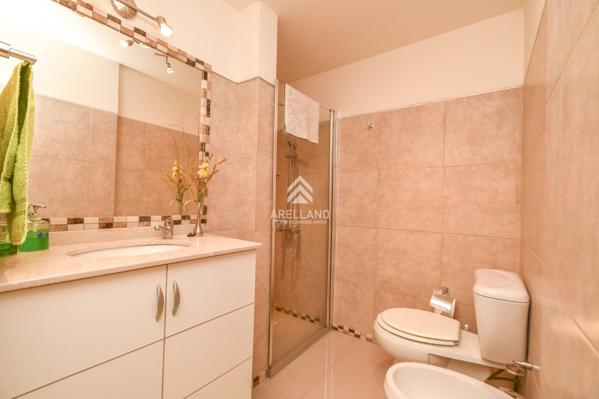 Apartamento ID.627 - Excelente Apartamento de Tres Dormitorios frente al Mar - Punta del Este