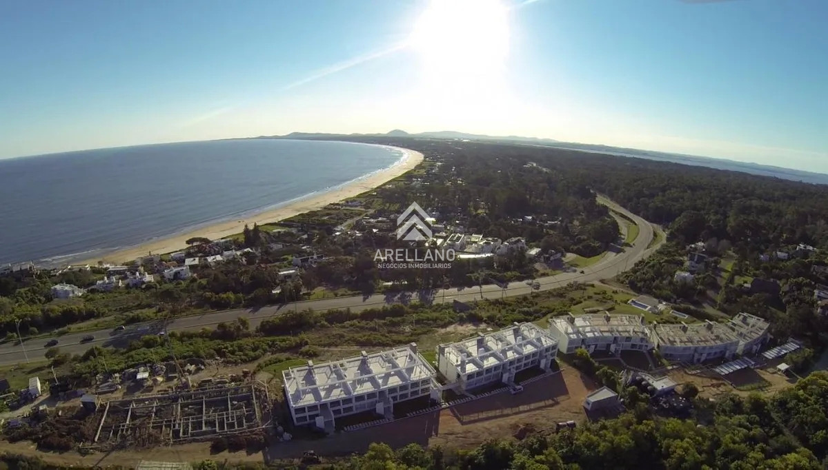 Terreno ID.3015 - Lote en venta en Punta Ballena con vista panorámica al mar.