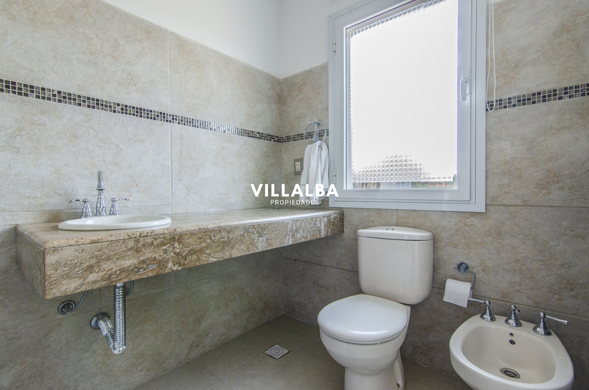 Casa ID.912 - Casa en Venta La Arbolada Punta del Este.