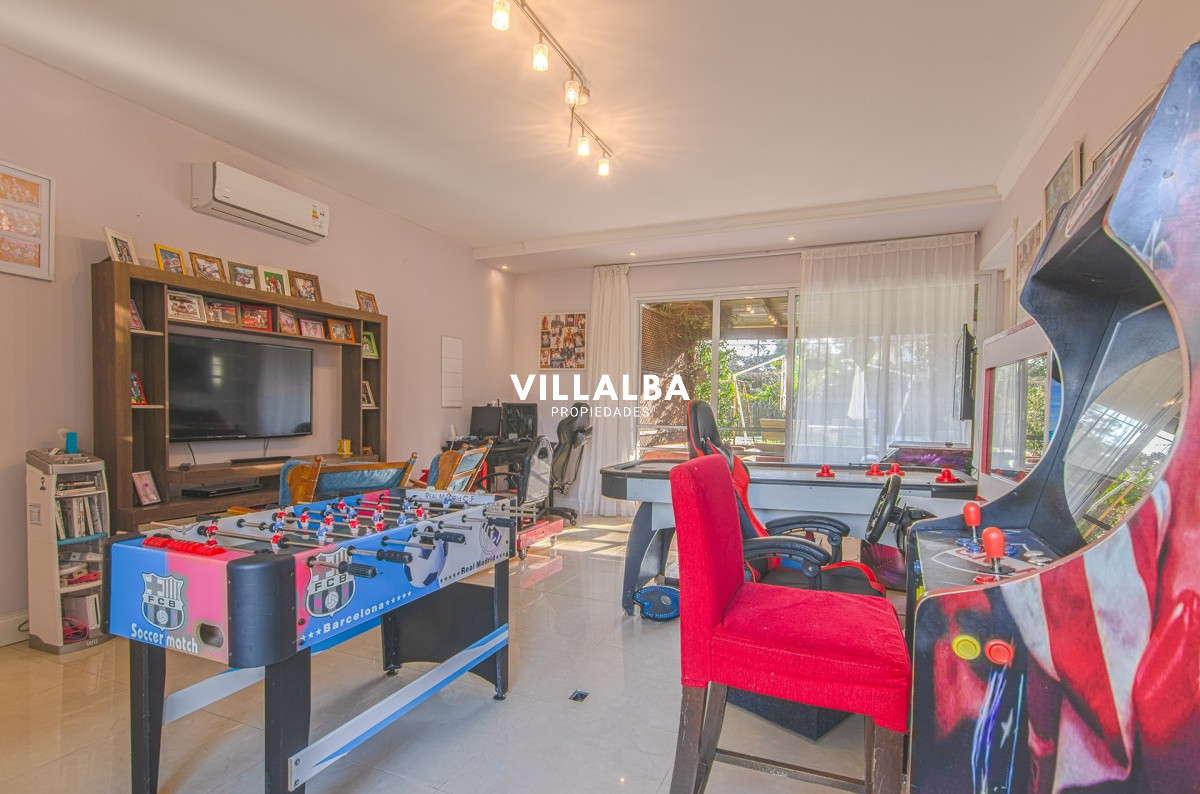 Casa ID.912 - Casa en Venta La Arbolada Punta del Este.