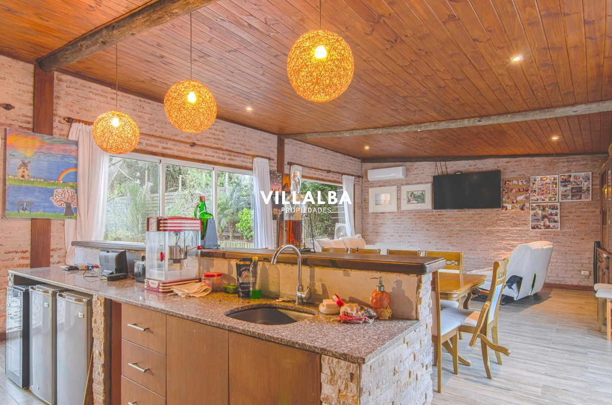 Casa ID.912 - Casa en Venta La Arbolada Punta del Este.