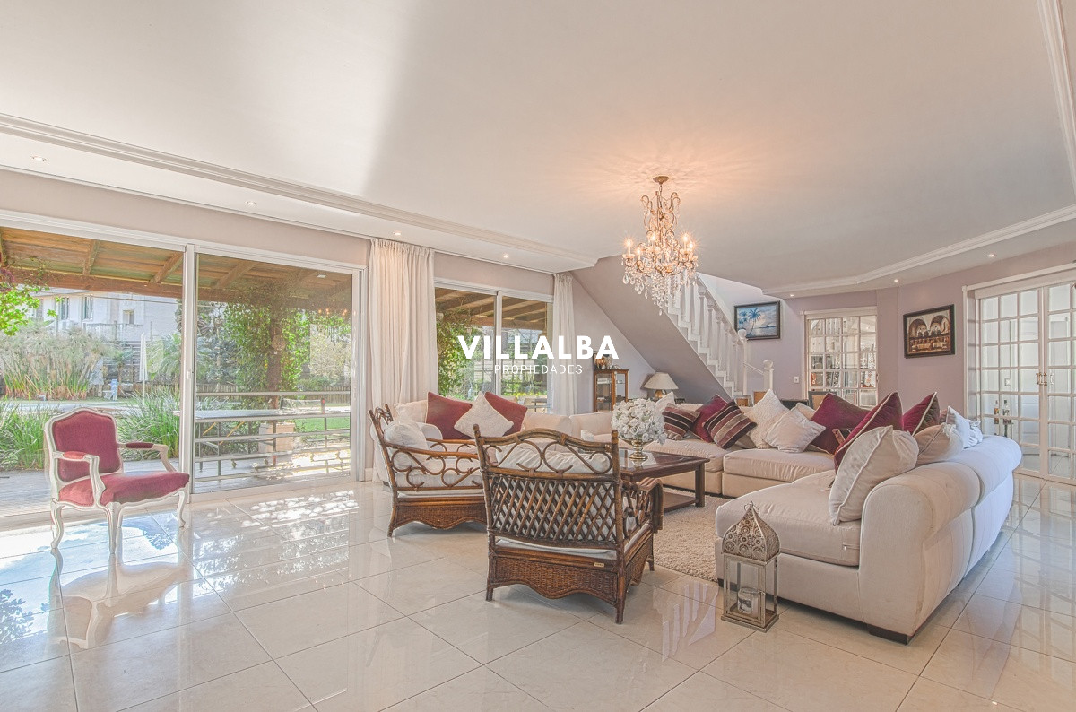 Casa ID.912 - Casa en Venta La Arbolada Punta del Este.