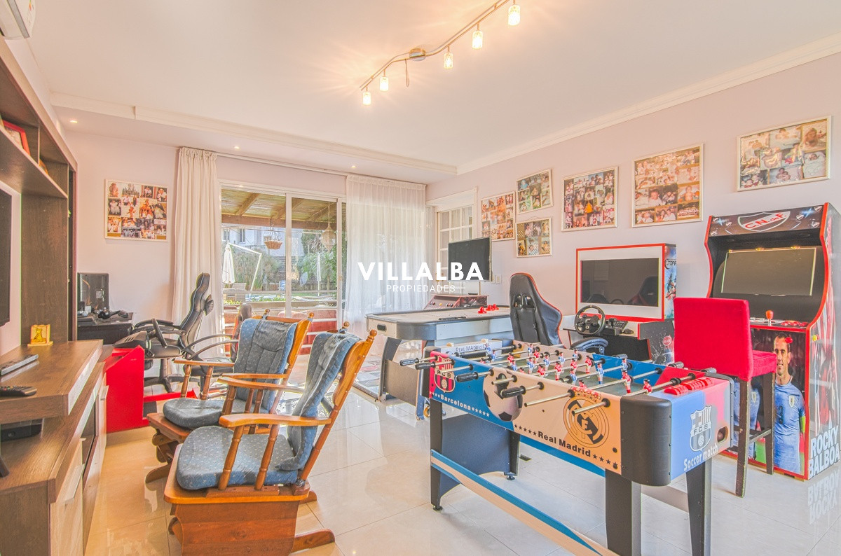 Casa ID.912 - Casa en Venta La Arbolada Punta del Este.