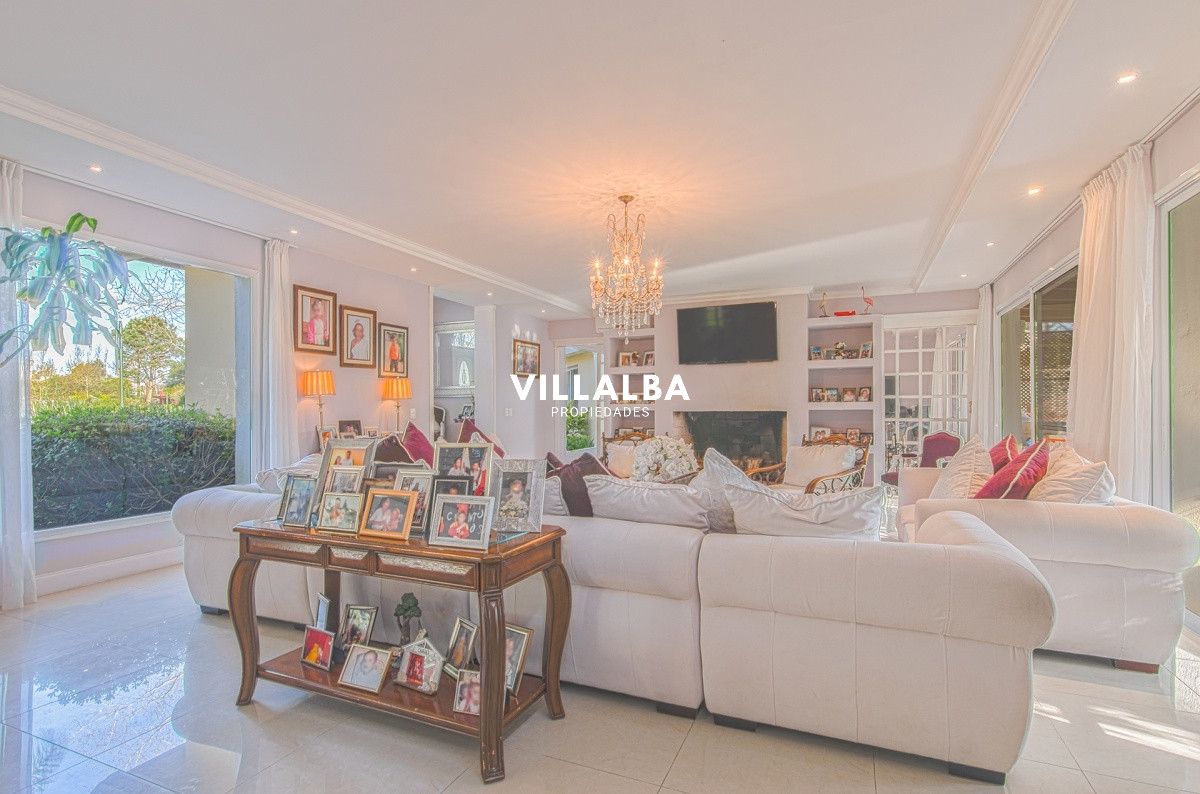 Casa ID.912 - Casa en Venta La Arbolada Punta del Este.