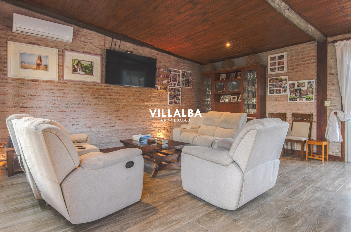 Casa ID.912 - Casa en Venta La Arbolada Punta del Este.