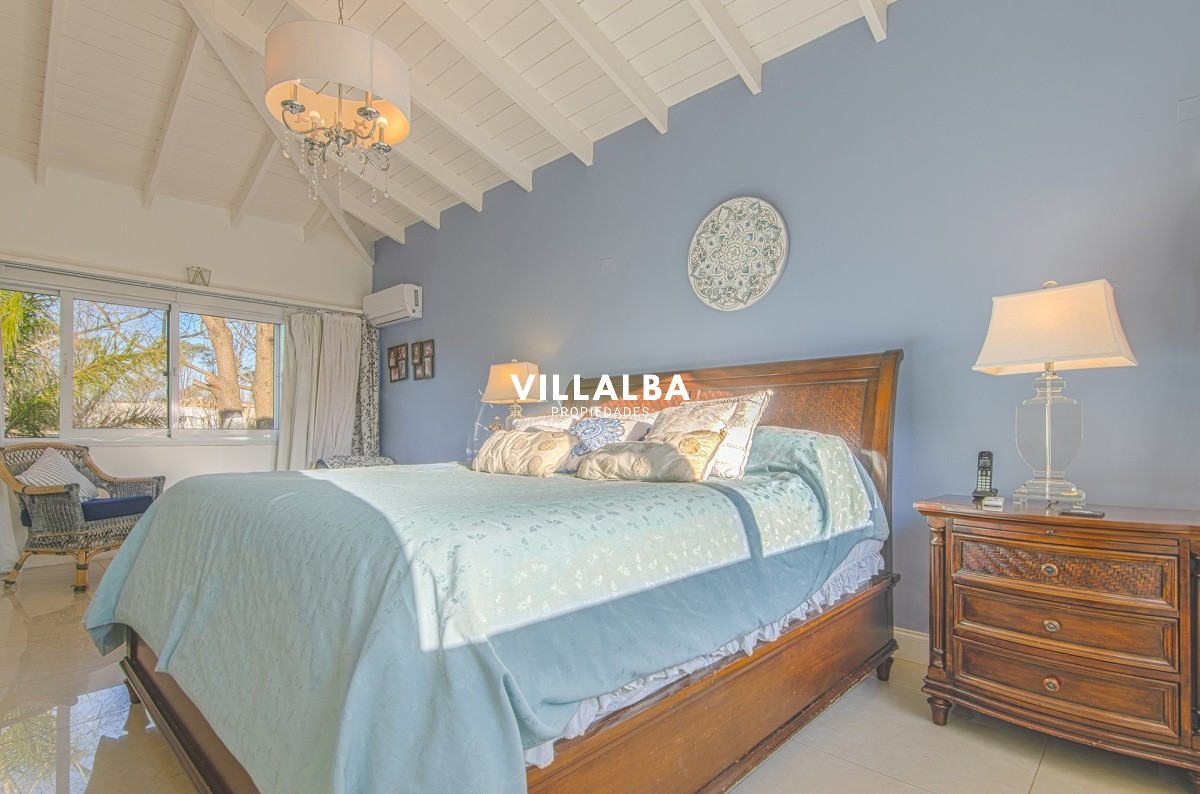 Casa ID.912 - Casa en Venta La Arbolada Punta del Este.