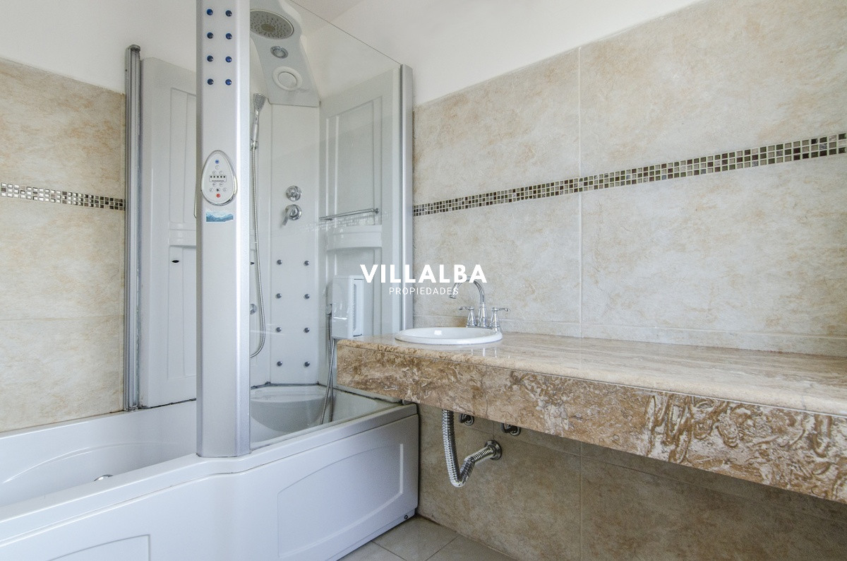 Casa ID.912 - Casa en Venta La Arbolada Punta del Este.