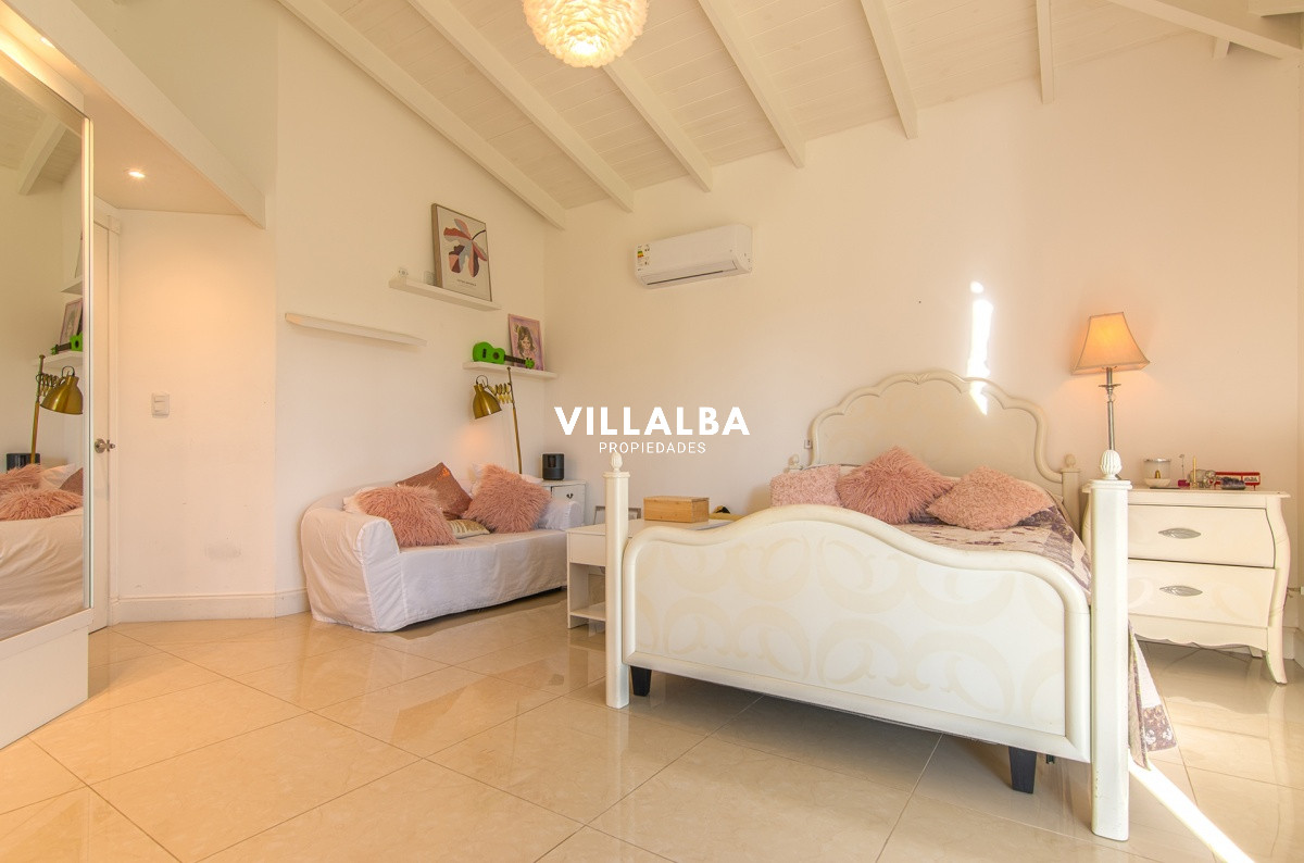 Casa ID.912 - Casa en Venta La Arbolada Punta del Este.