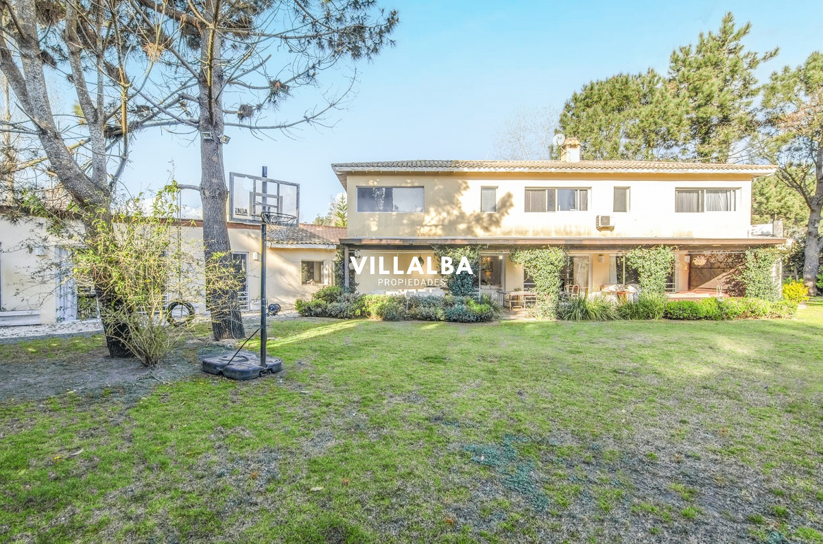 Casa ID.912 - Casa en Venta La Arbolada Punta del Este.