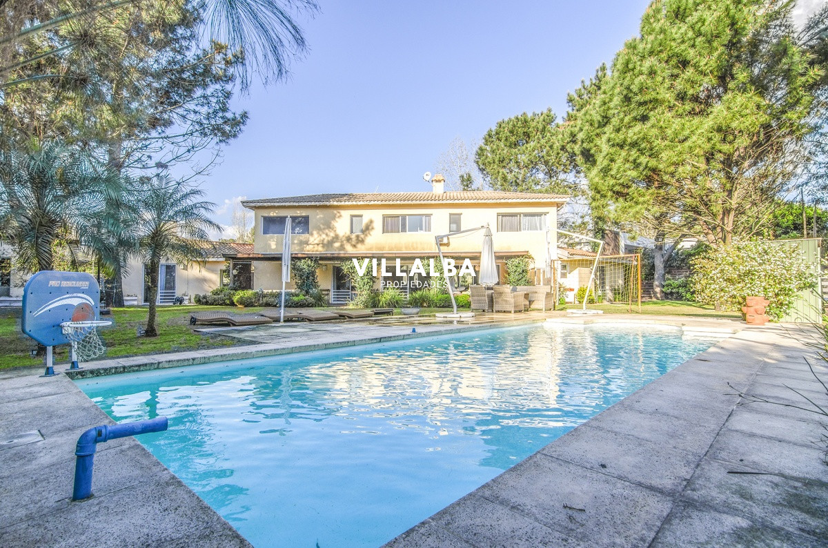 Casa ID.912 - Casa en Venta La Arbolada Punta del Este.
