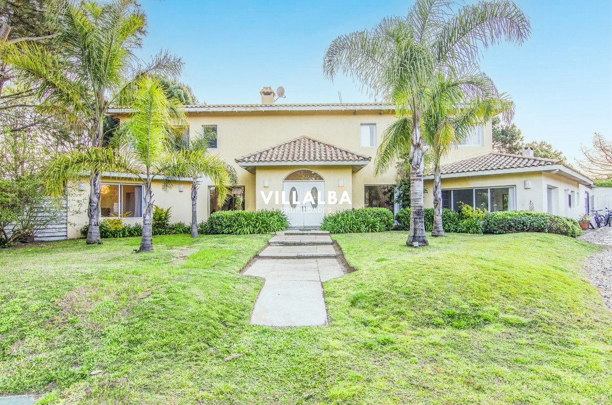 Casa ID.912 - Casa en Venta La Arbolada Punta del Este.