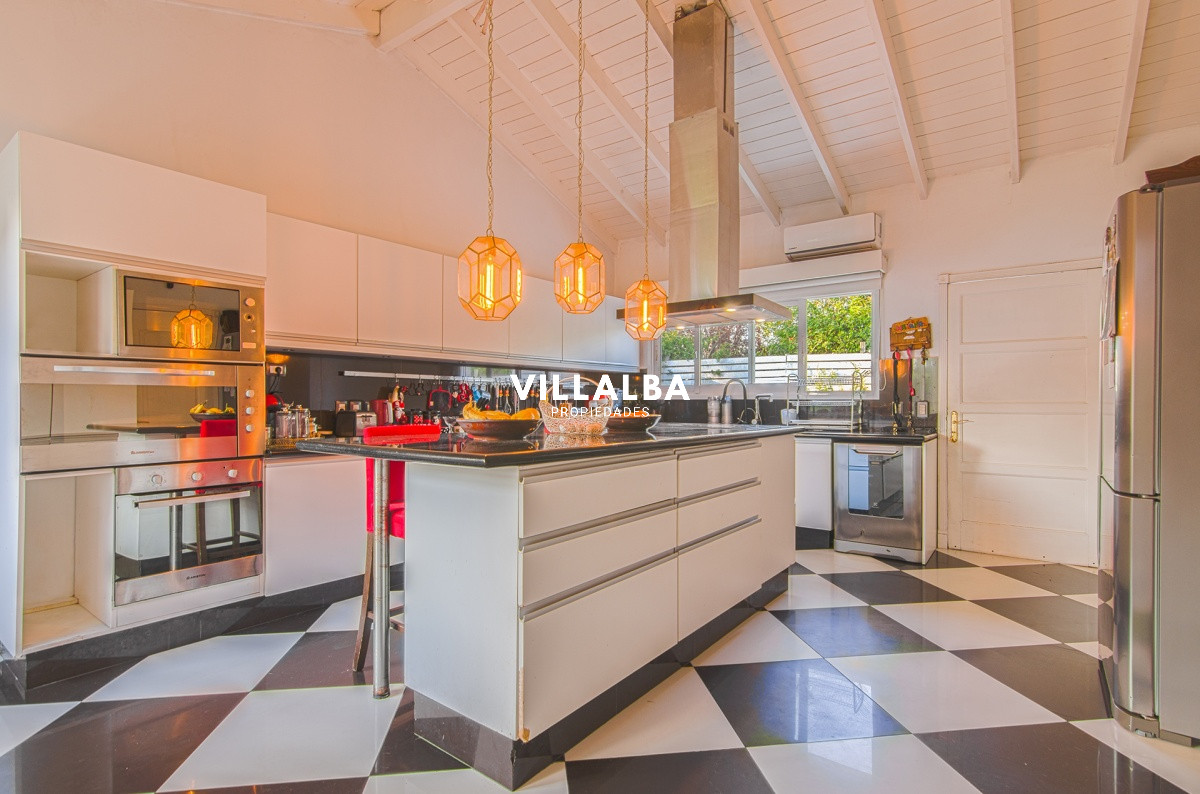 Casa ID.912 - Casa en Venta La Arbolada Punta del Este.
